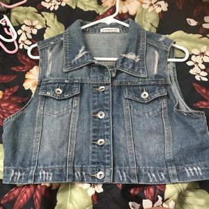 Crop denim vest